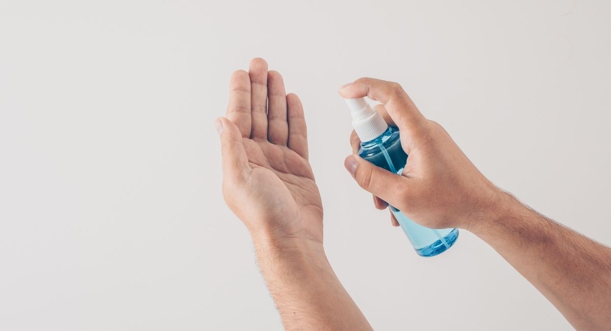 Esta es la mejor forma de aplicar el gel desinfectante de manos