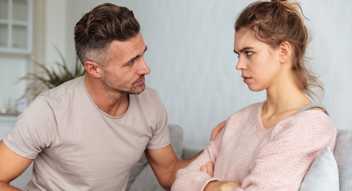 5 Signos de que estás en una relación abusiva emocionalmente