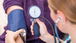 5 cosas que podemos hacer para bajar la presion arterial sin medicamentos