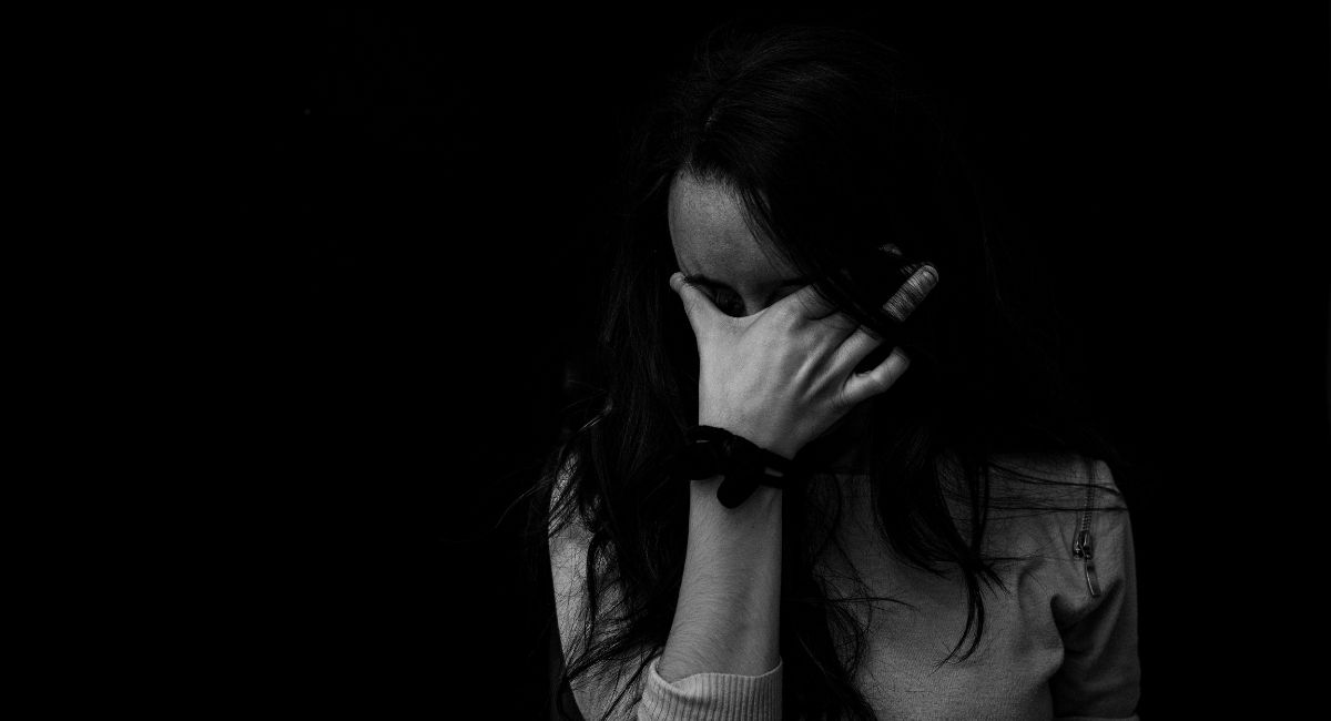 3 señales de que alguien sufre un trastorno de estrés post-narcisista