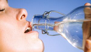 10 Cosas que le ocurren a tu cuerpo al beber agua suficiente